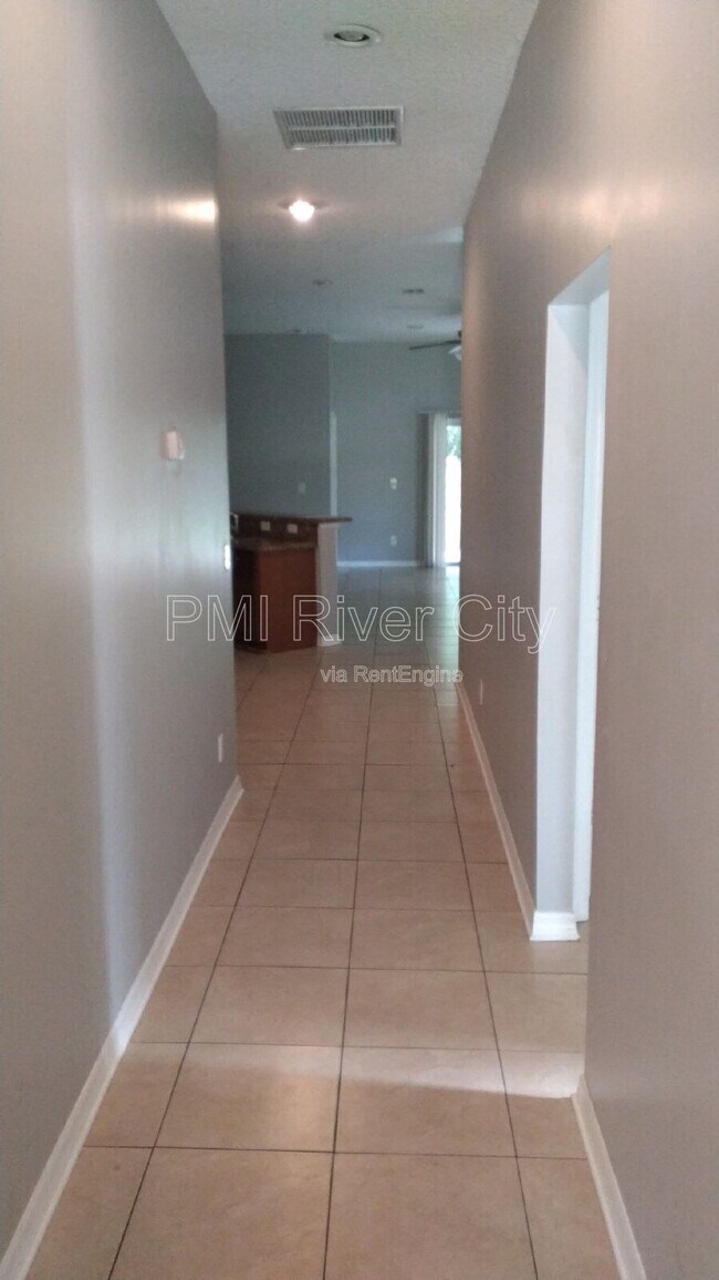 Photo - 820 Filmore Ln
