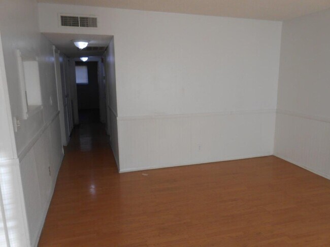 6671 Bubbling Brook Dr Unidad D