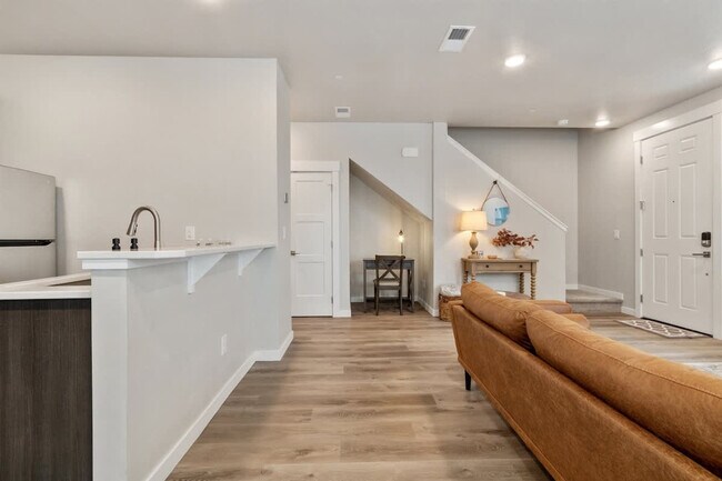 17065 N Hounslow Wy Unidad SI ID1250666P