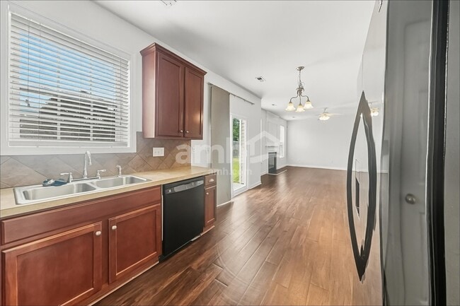 Photo - 5 Phaeton Ave