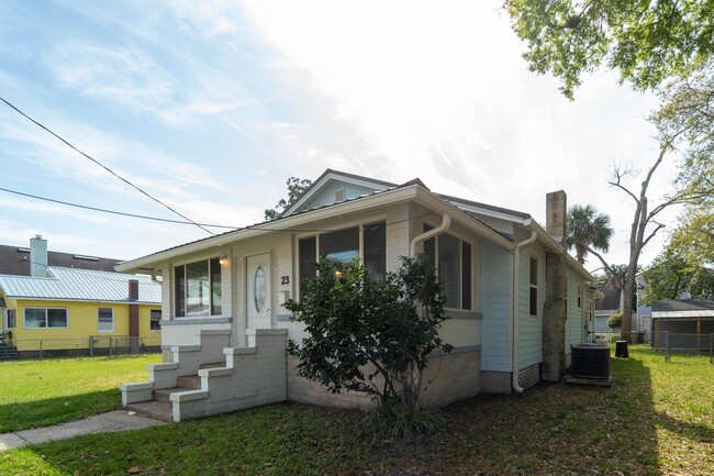 Building Photo - 23 Hope St