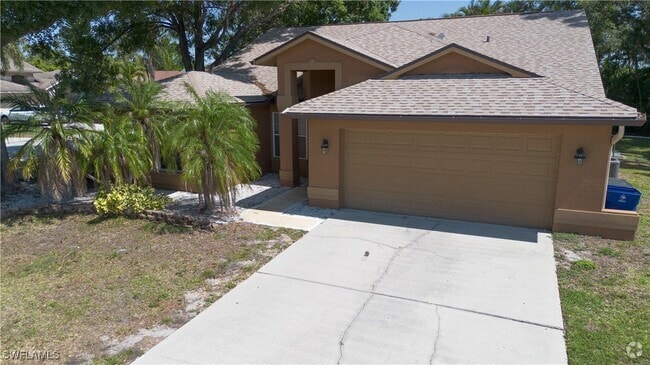 Building Photo - 9511 Cypress Dr N Rental
