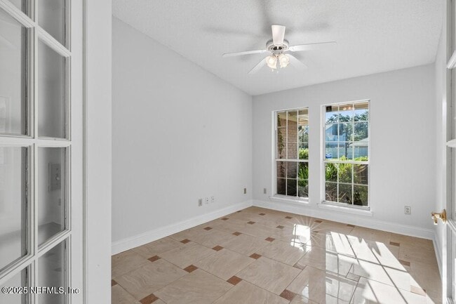 Photo - 4851 Jaybird Cir N