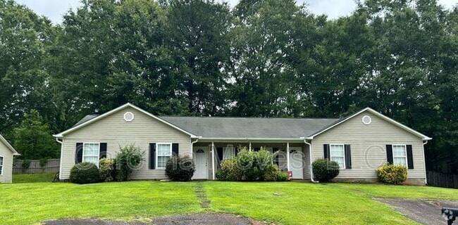 Building Photo - 331 Zach Dr Rental