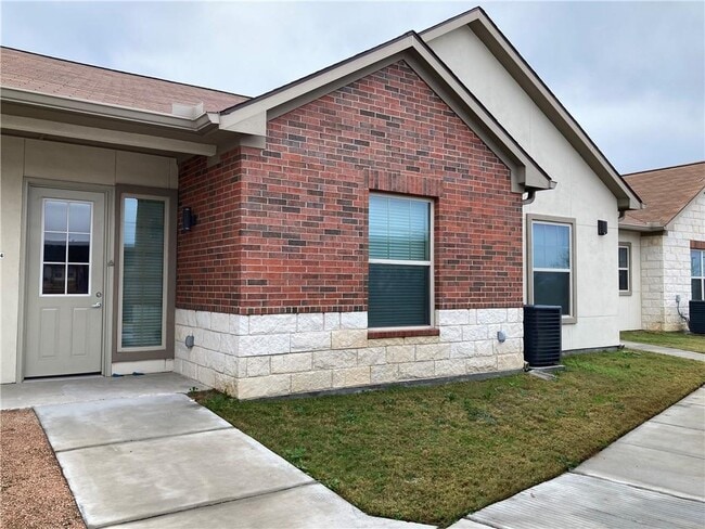 Photo - 2400 Louis Henna Blvd Unit 304