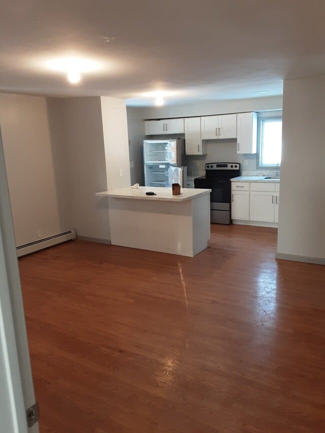 Building Photo - 32 Highland Dr