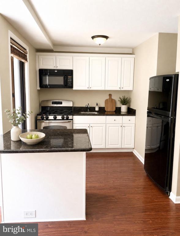 Photo - 1440 N St NW Unidad 205