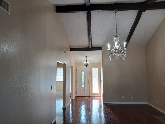 Photo - 400 Mokelumne Dr