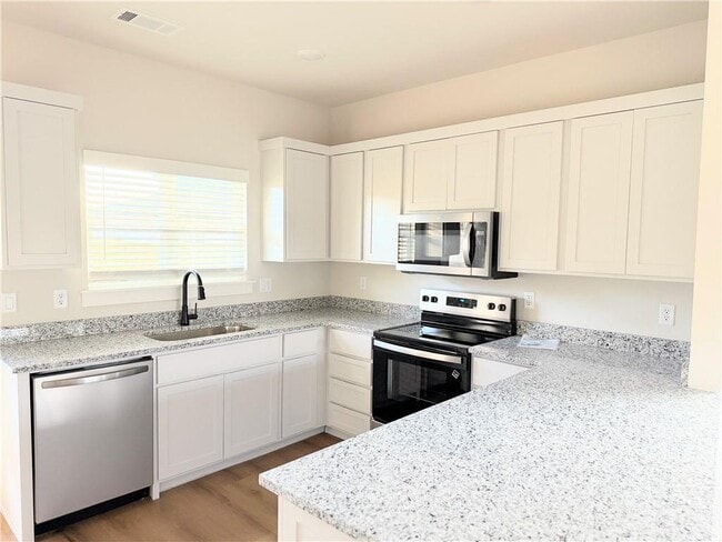 Photo - 531 Cosmos St