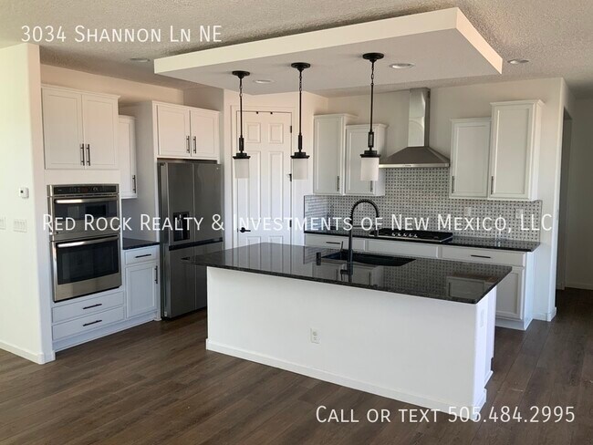 Photo - 3034 Shannon Ln NE