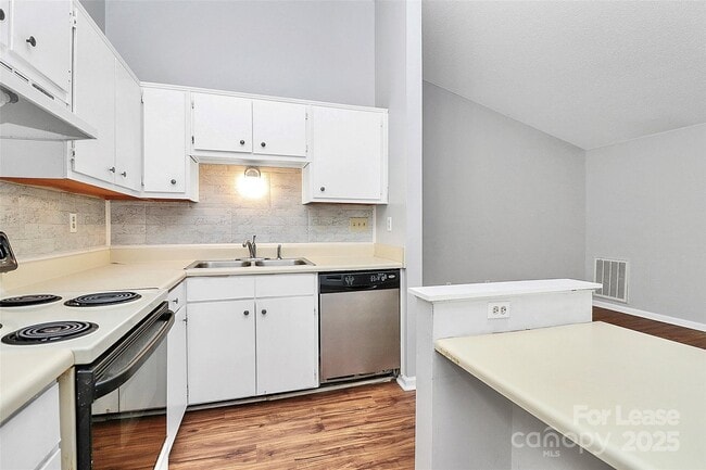 Photo - 7530 Pebblestone Dr Unit K