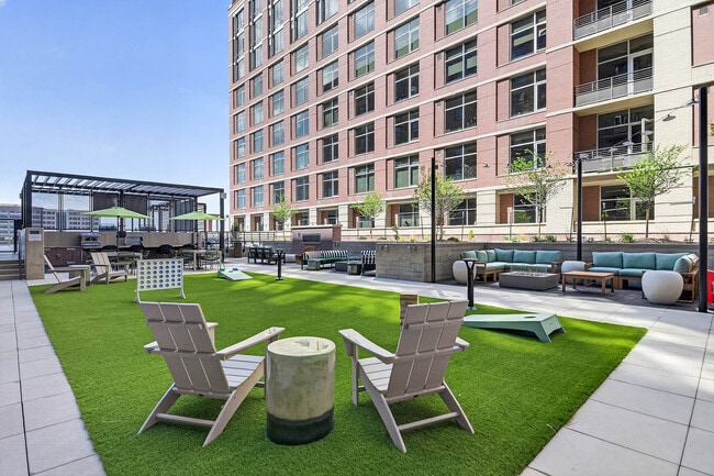 Outdoor lounge - AMLI Golden Triangle