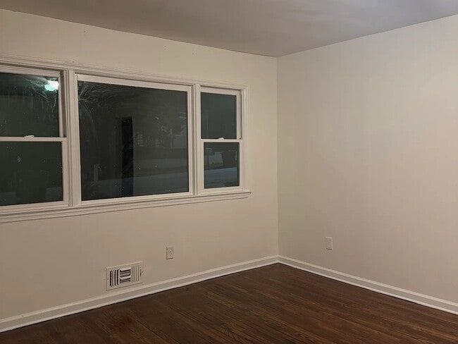 Photo - 331 Betsy Ave SW