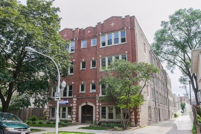 Photo - 3919 N Janssen Ave Apartments Unit #  01W