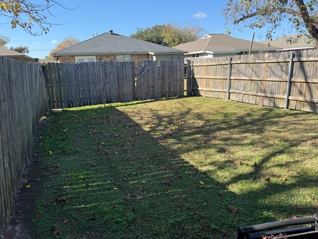 Backyard - 2621 Tupelo St Unidad 2621 Tupelo st
