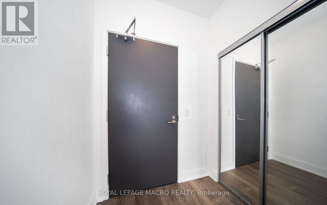 Photo - 2916 Hwy 7 W Unité 309