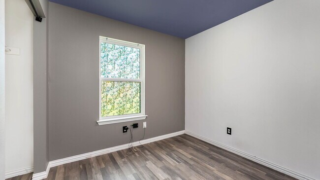 Photo - 225 Virginia St