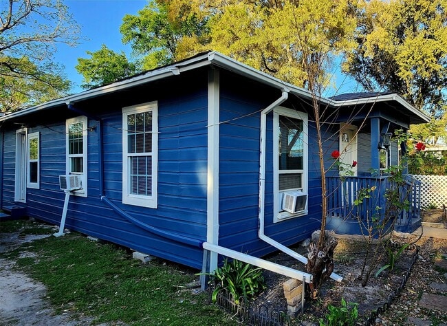 Building Photo - 968 Garapan St