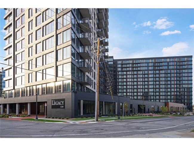 Building Photo - 1240 S 2nd St Unit 707