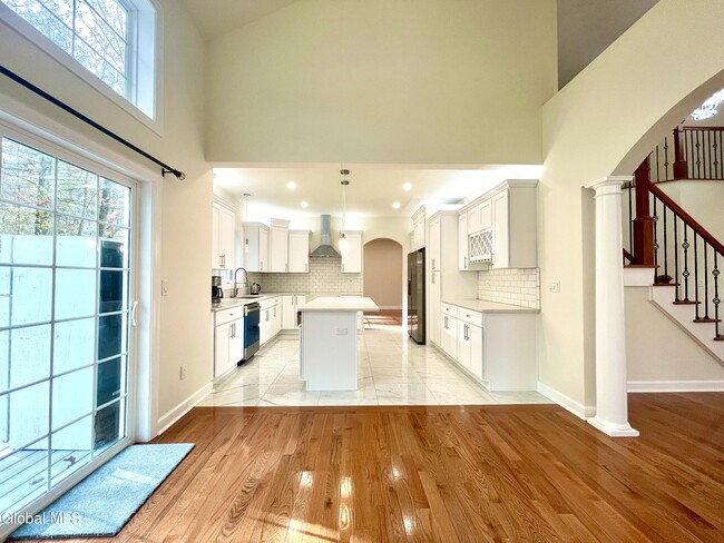 Photo - 11 Poplar Dr