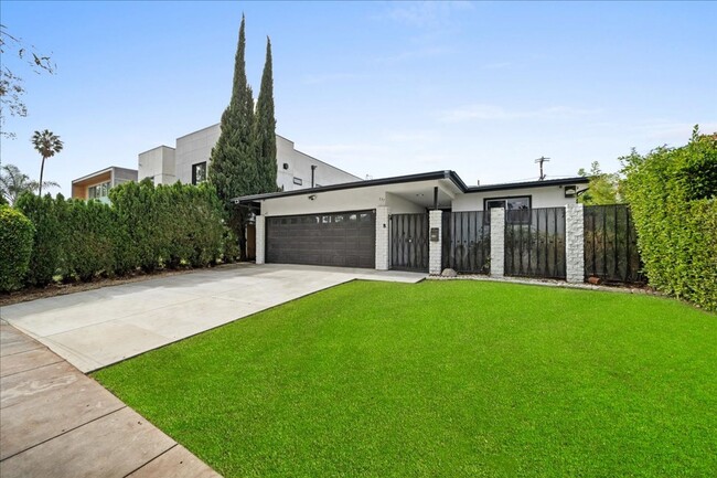 Stunning Remodeled 3-Bedroom Home in Prime... - Stunning Remodeled 3-Bedroom Home in Prime...