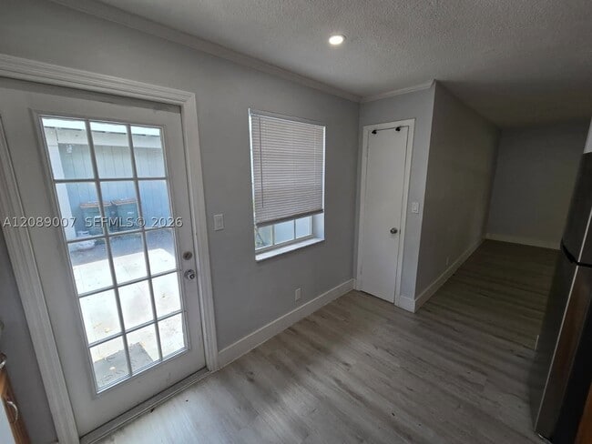 Photo - 2500 NE 19th Ave Unit 1