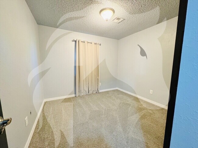 Photo - "Charming 3-Bedroom Oasis on 4th Street wi...