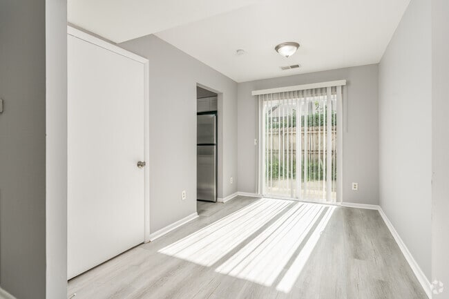 2BR, 1BA - 800SF - Dining Room