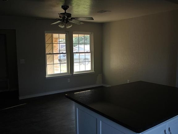 Photo - 700 Pintail Pl