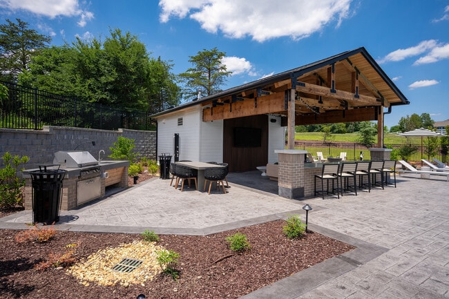 Echelon Outdoor TV Lounge