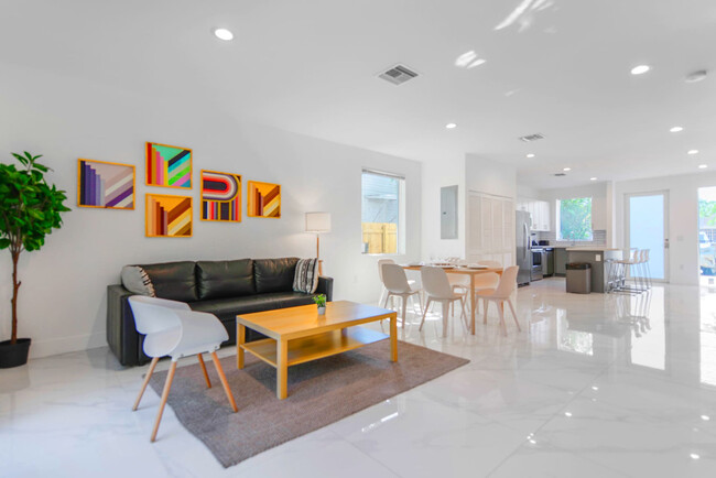 Building Photo - 1175 NW 26th St Rental