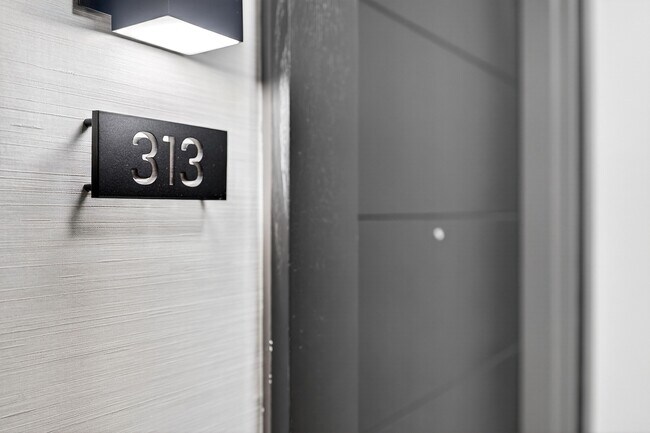 Photo - 212 King William St