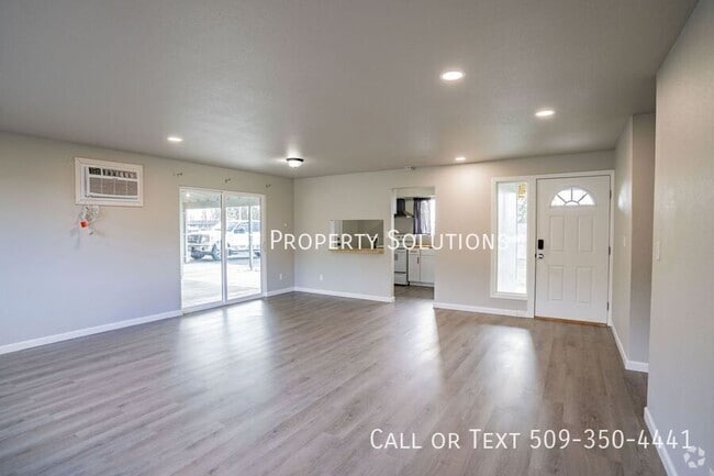 Building Photo - 160 Carswell Dr Rental