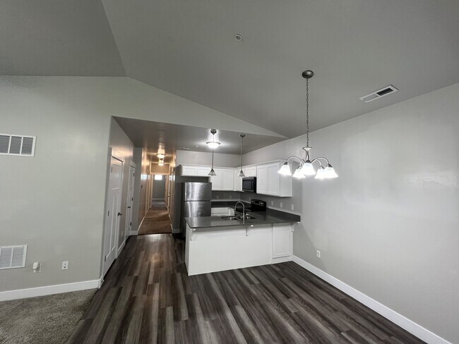 Photo - 3696 W 1850 N Unidad 304