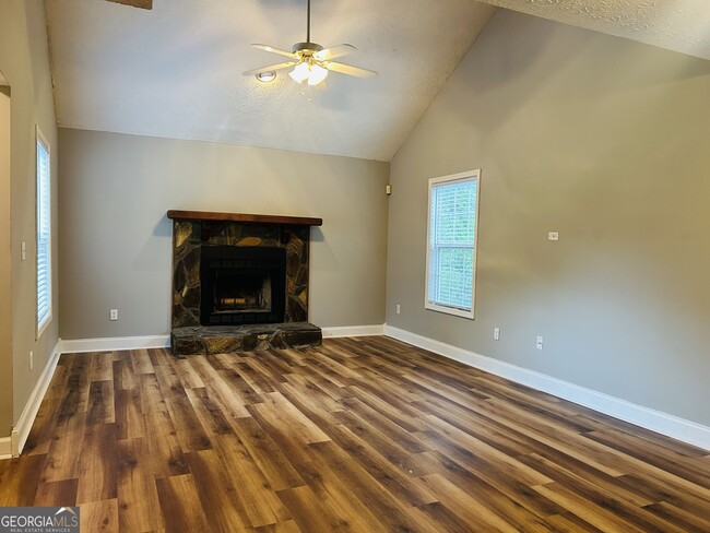 Photo - 207 Hillcrest Dr