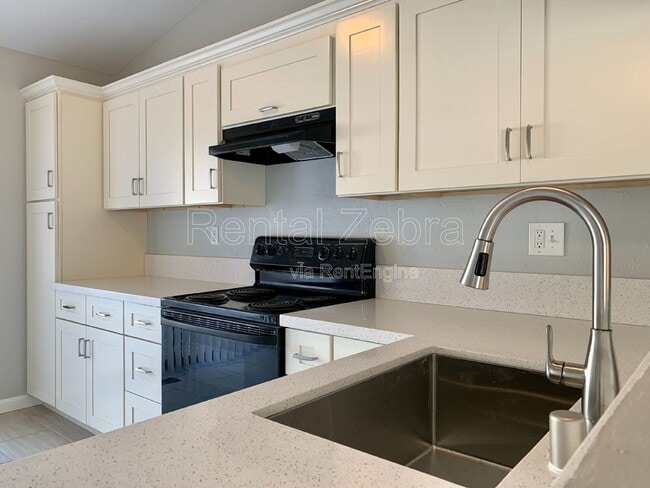 Photo - 1592 Ashwood Dr