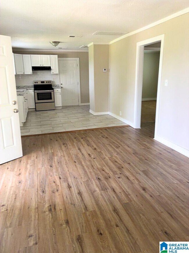 284 Lee Rd