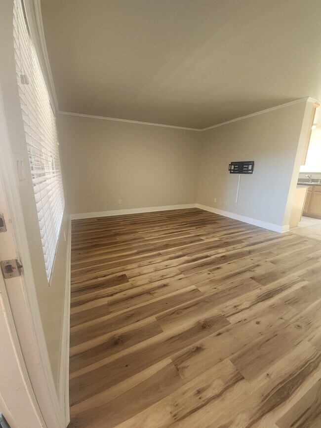 695 Sea Vale St Unit 102