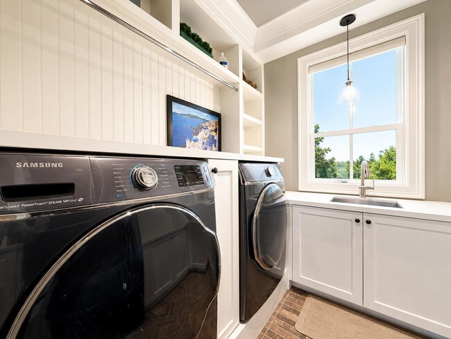 Photo - 15957-1539A 39a Ave