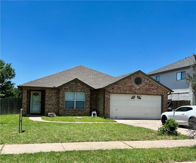 Building Photo - 1105 Jolie Ln