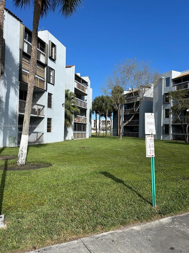 Building Photo - 12219 SW 14th Ln Unit 2111