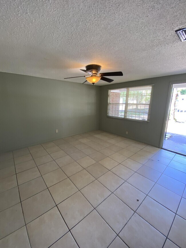 Photo - 7623 John F Kennedy Dr E