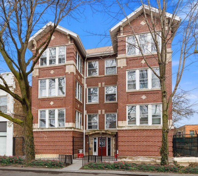 Building Photo - 4313 S King Dr Unit 4313 S King Drive