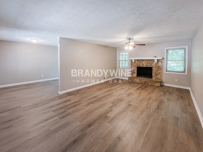 Photo - 2150 Moon Dr SW