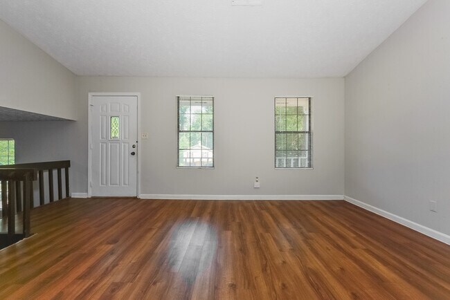 Photo - 5127 Galbraith Cir