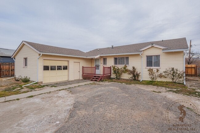 Building Photo - 566 N 24th St