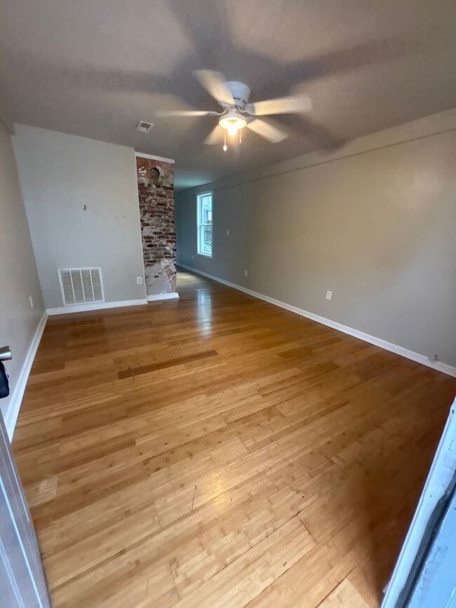 Photo - 606 N Upper St