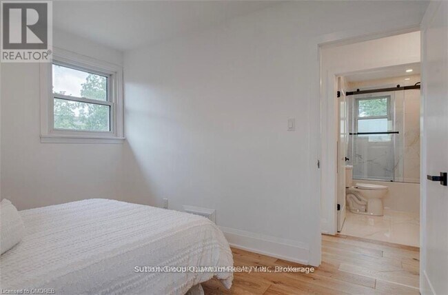 Photo - 108 Rebecca St