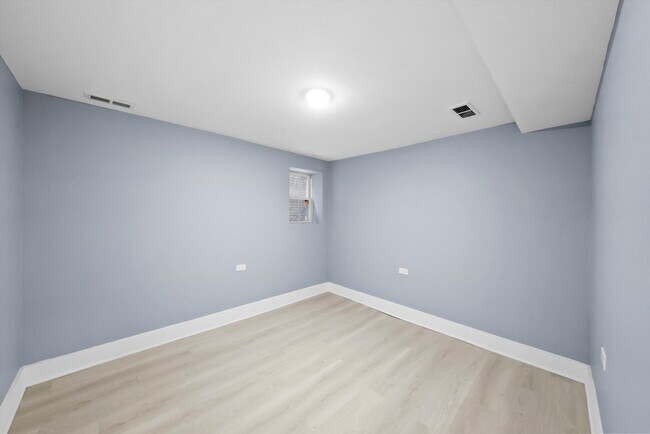 Photo - 3236 W Eastwood Ave Unit G