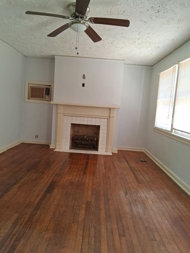 Photo - 4834 Maplewood Dr